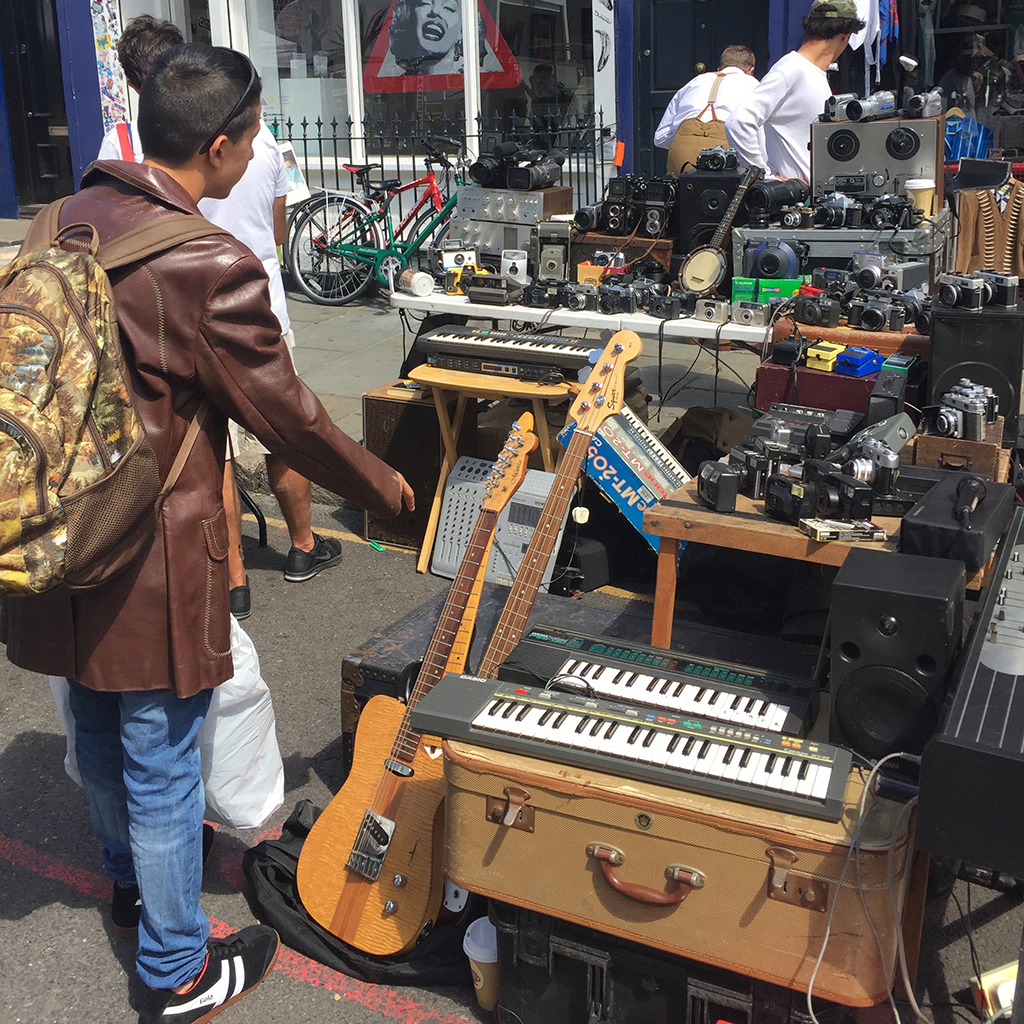 Vintage Trails: A Guide to the Best Flea Markets in Europe & Israel